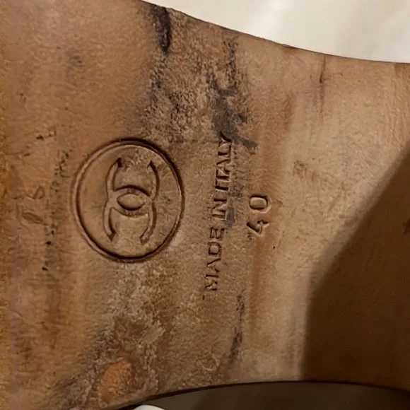 HP🎉🎉Chanel patent leather platform logo wedges - Picture 6 of 8